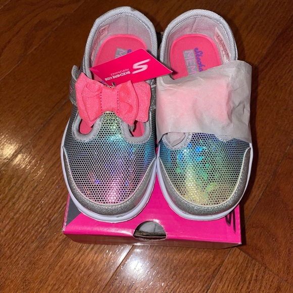 Skechers Other - SKECHERS BITTY BOW GLAM TODDLER SHOES🎀